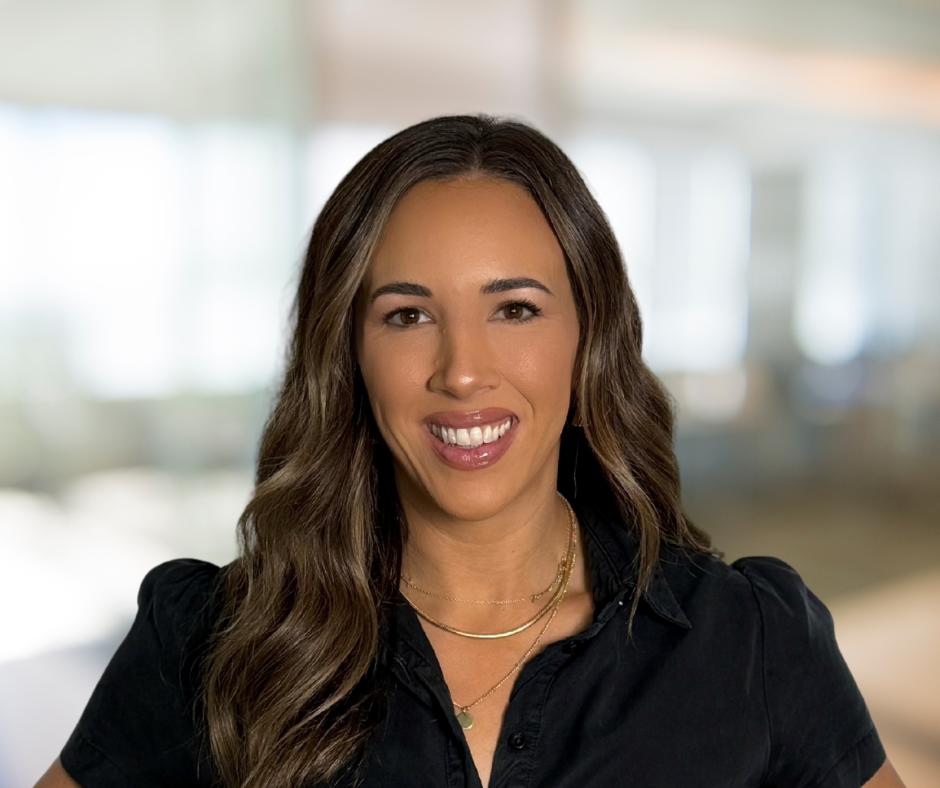 Lauren Wicker Headshot (1)